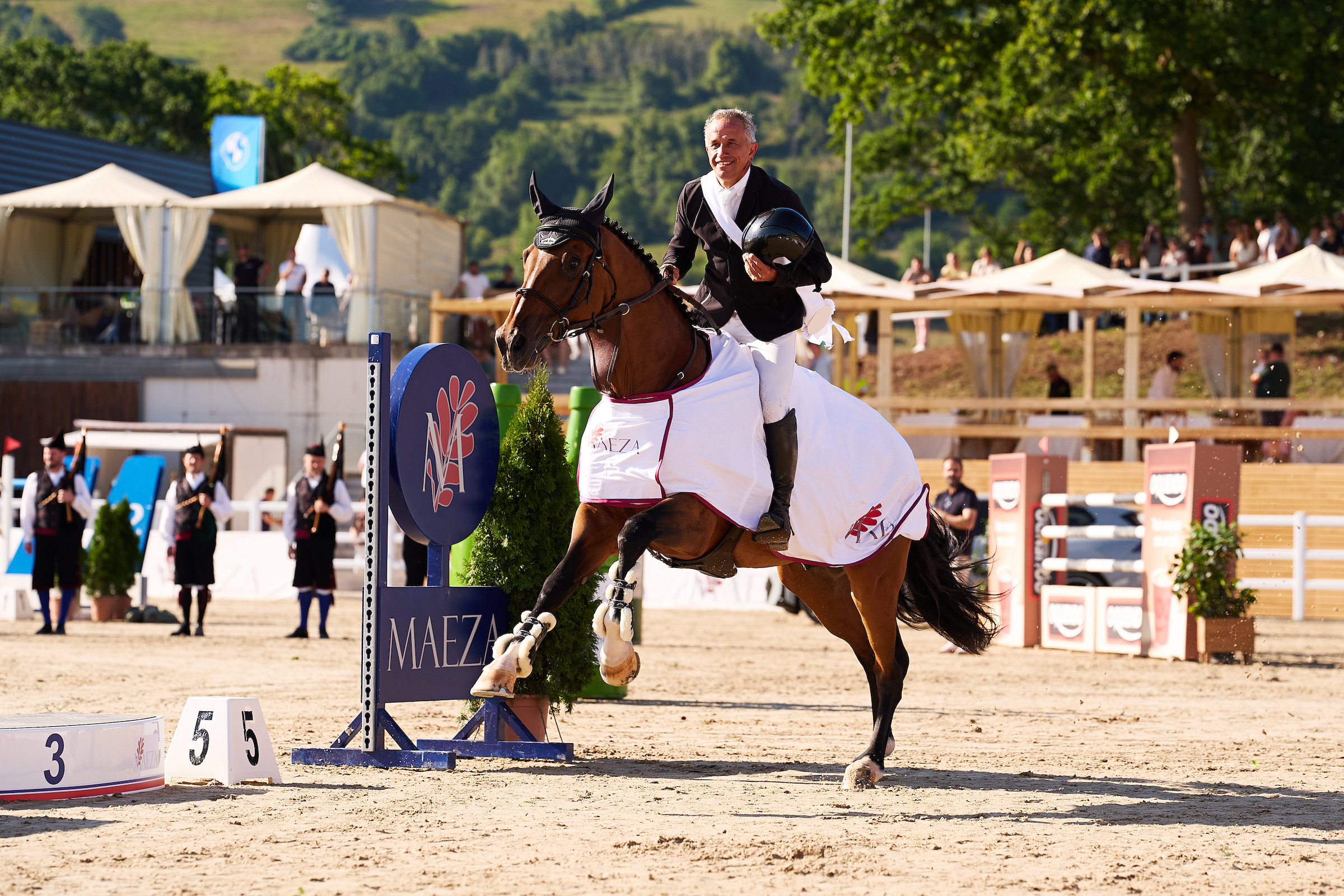 El VI CSI3*Maeza bajó el telón con los acordes de la Marsellesa, en honor de Olivier Robert